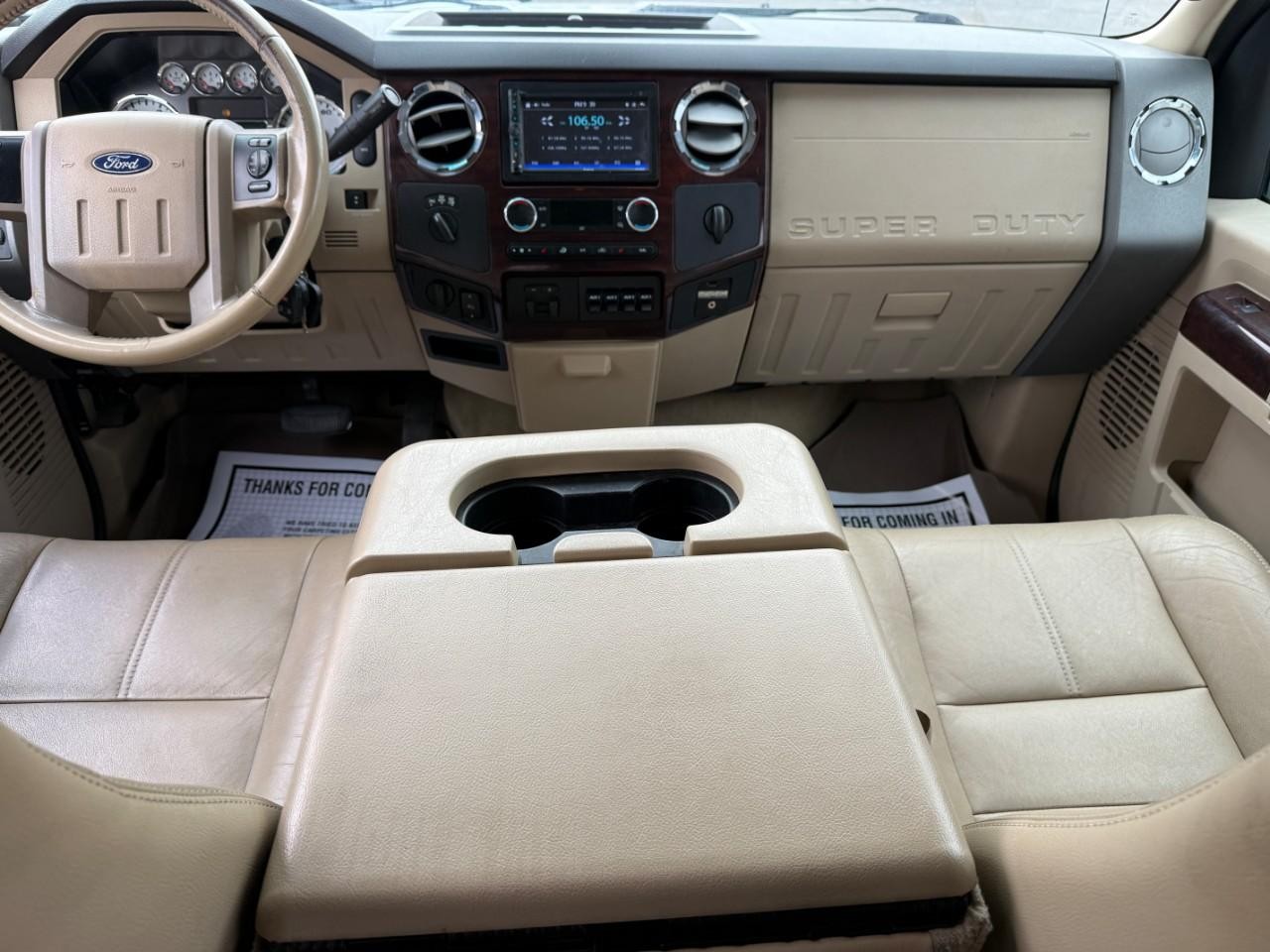 Ford Super Duty F-350 DRW Vehicle Full-screen Gallery Image 09