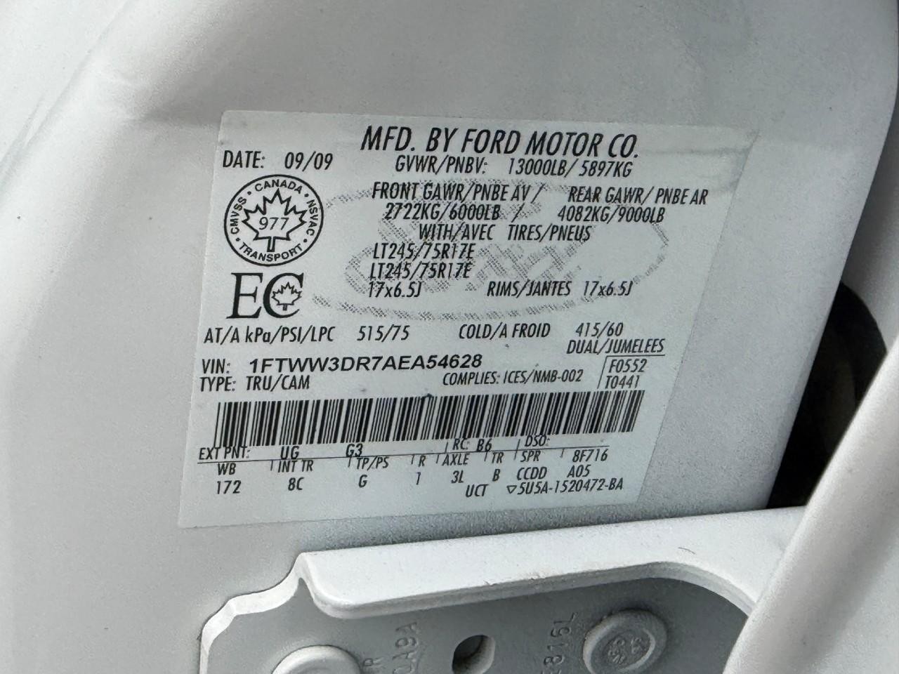 Ford Super Duty F-350 DRW Vehicle Full-screen Gallery Image 22