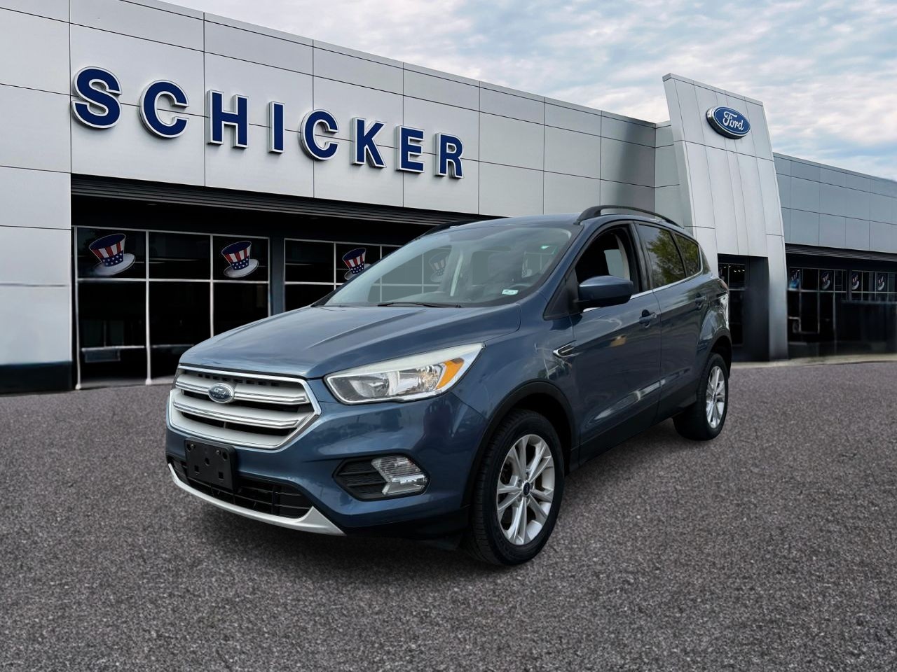 Ford Escape Vehicle Full-screen Gallery Image 04