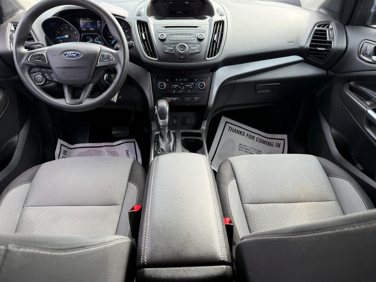 Ford Escape Vehicle Full-screen Gallery Image 12