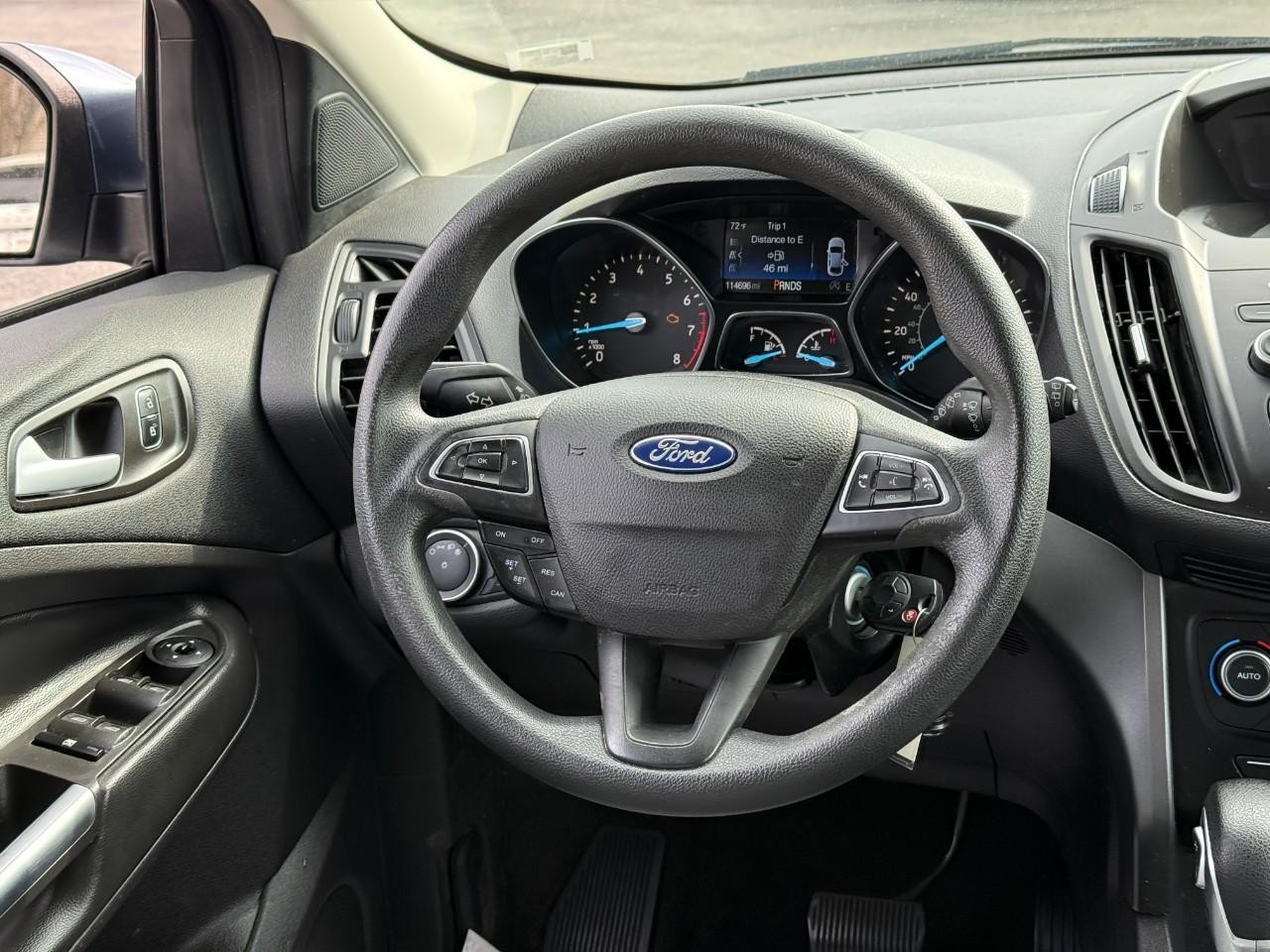 Ford Escape Vehicle Full-screen Gallery Image 13