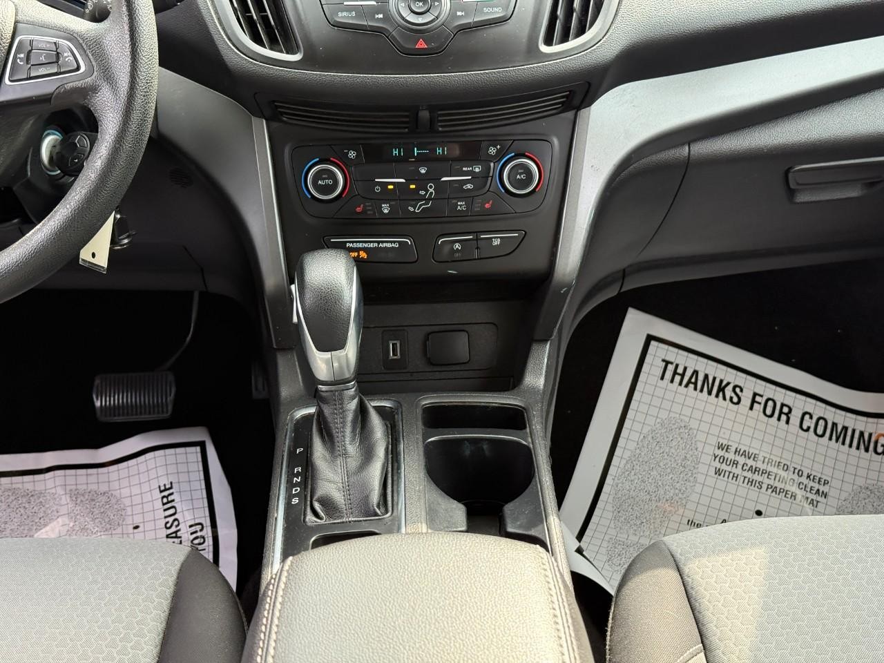 Ford Escape Vehicle Full-screen Gallery Image 16