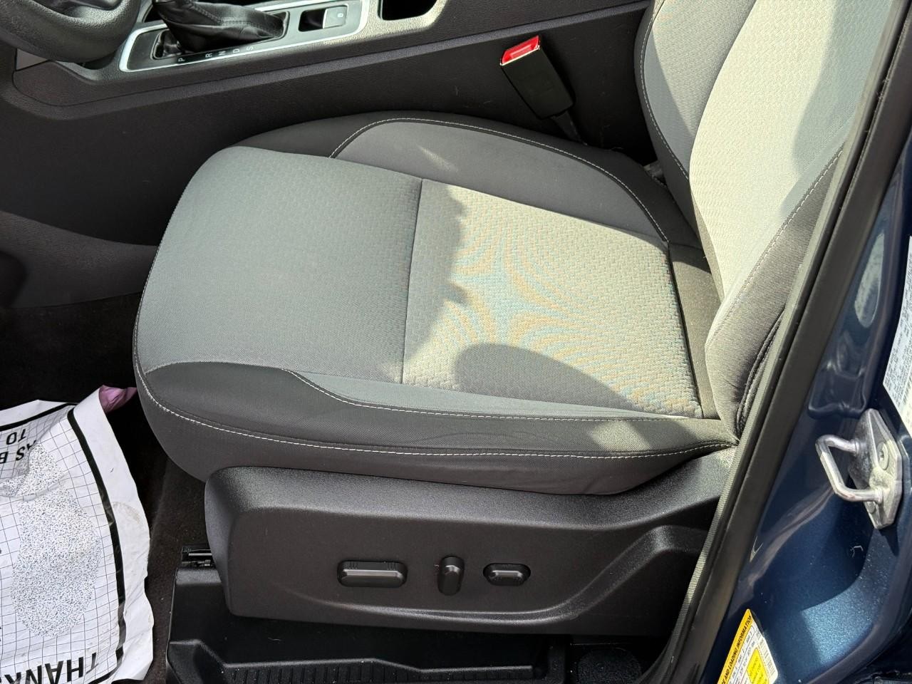 Ford Escape Vehicle Full-screen Gallery Image 18