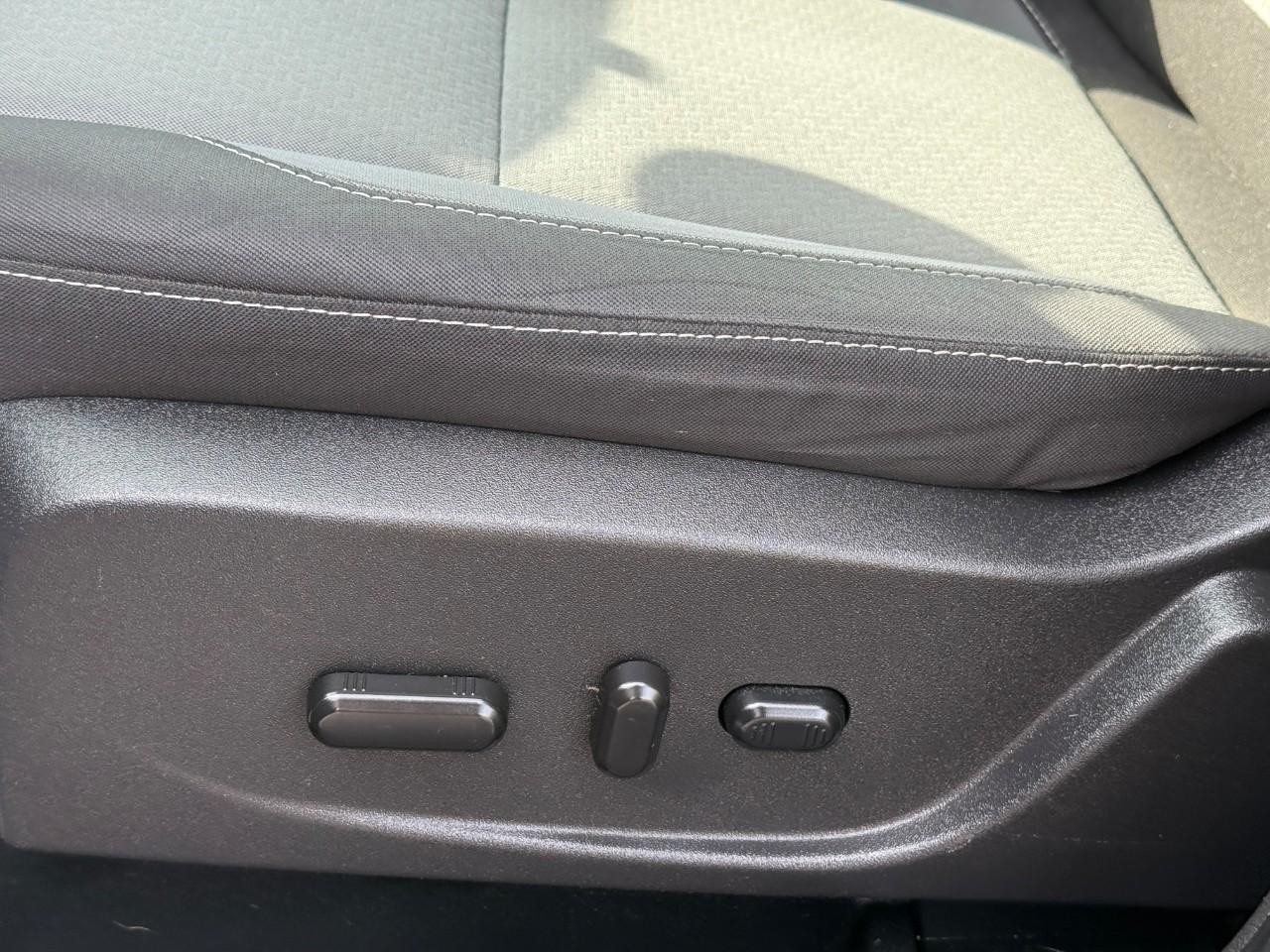 Ford Escape Vehicle Full-screen Gallery Image 19