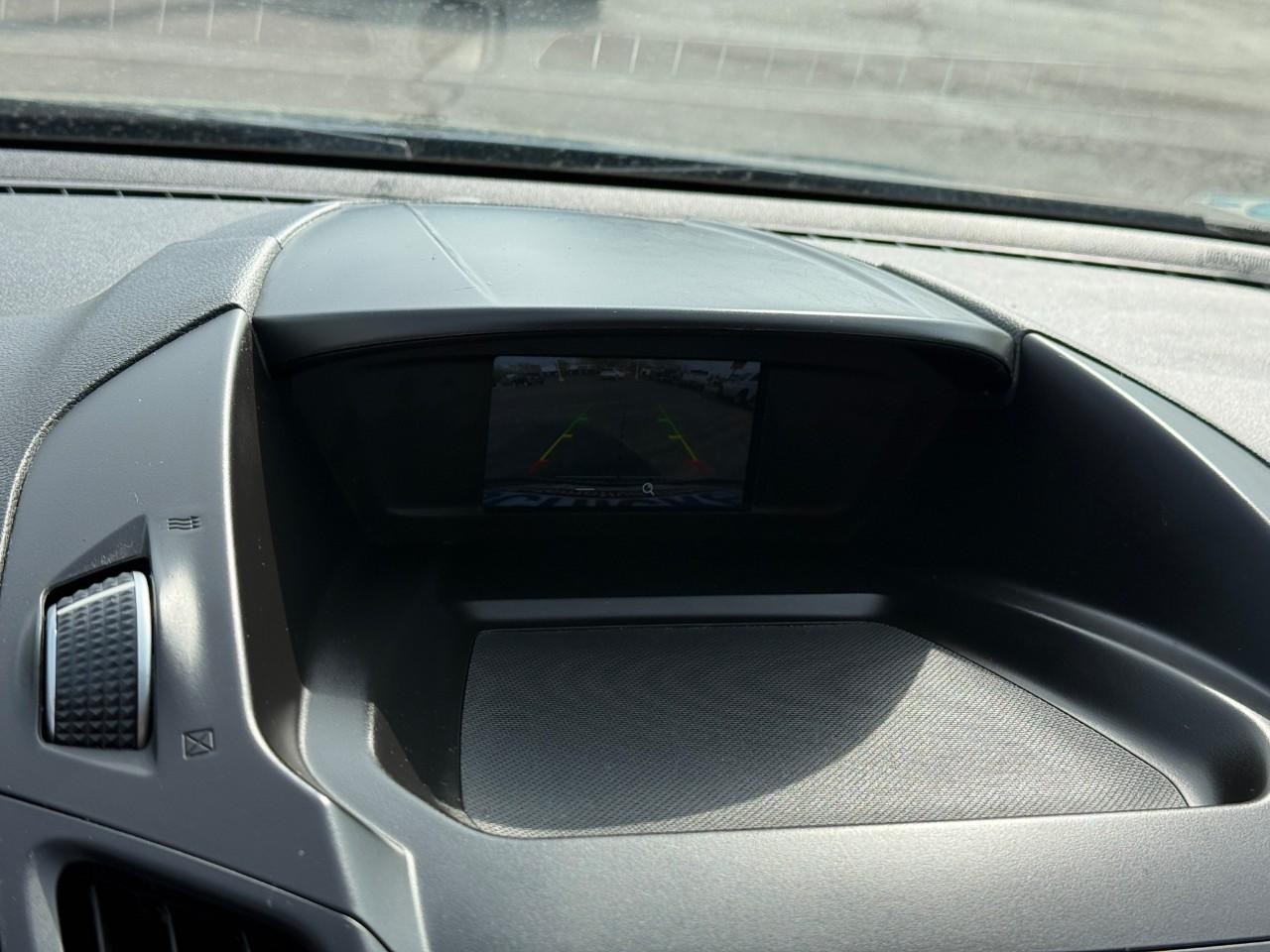 Ford Escape Vehicle Full-screen Gallery Image 24