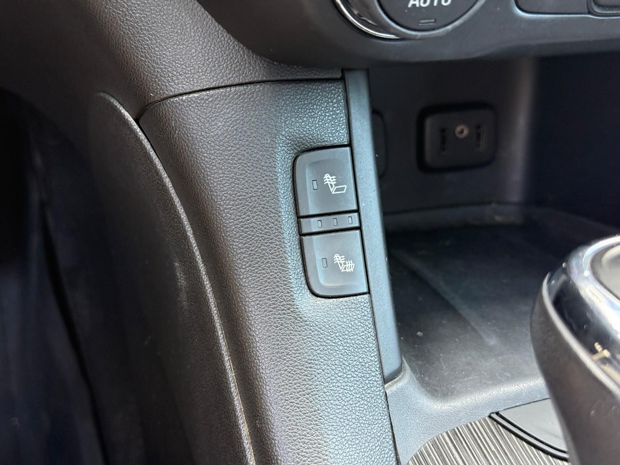 GMC Acadia Vehicle Full-screen Gallery Image 22