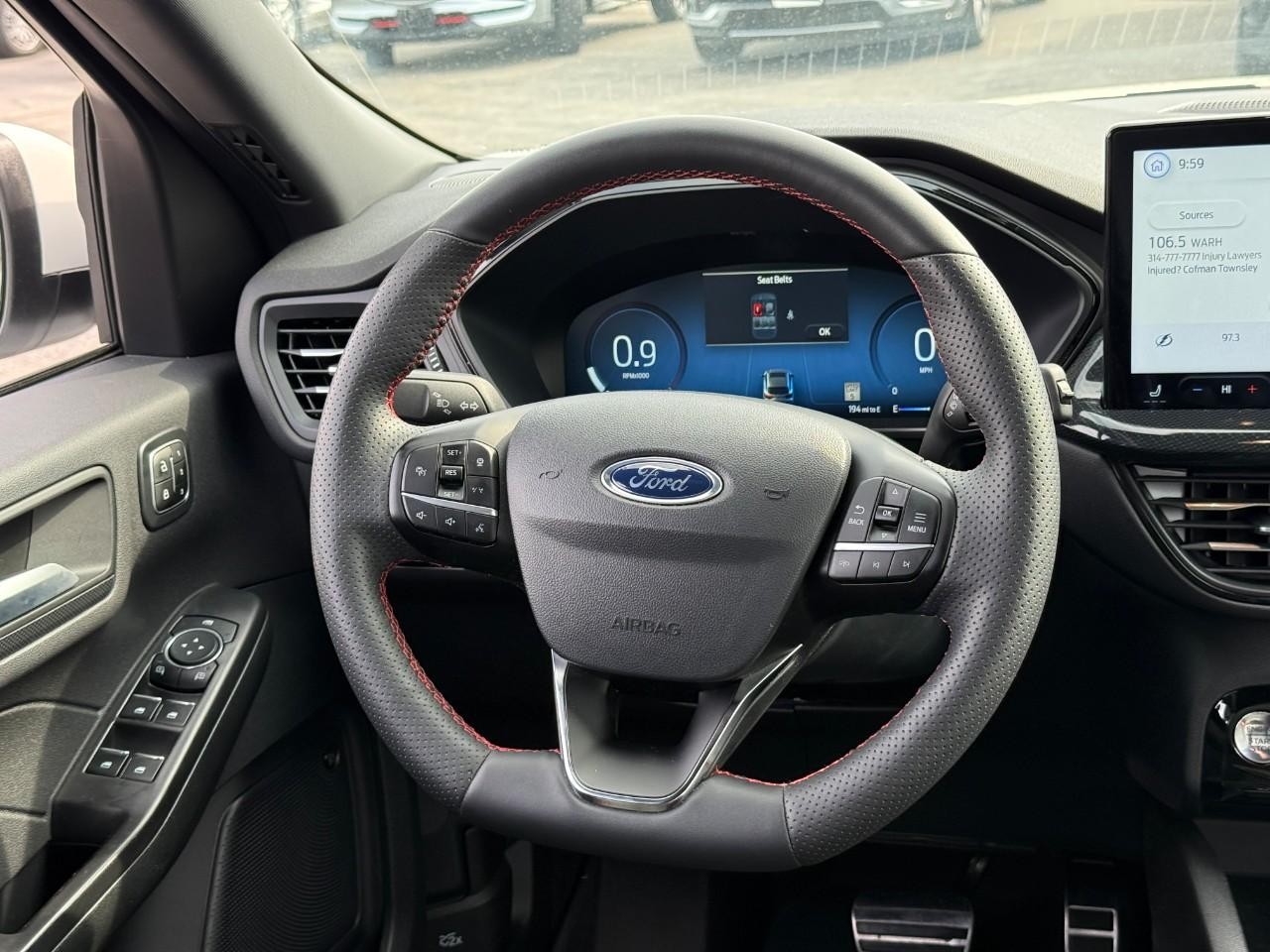 Ford Escape Vehicle Full-screen Gallery Image 12
