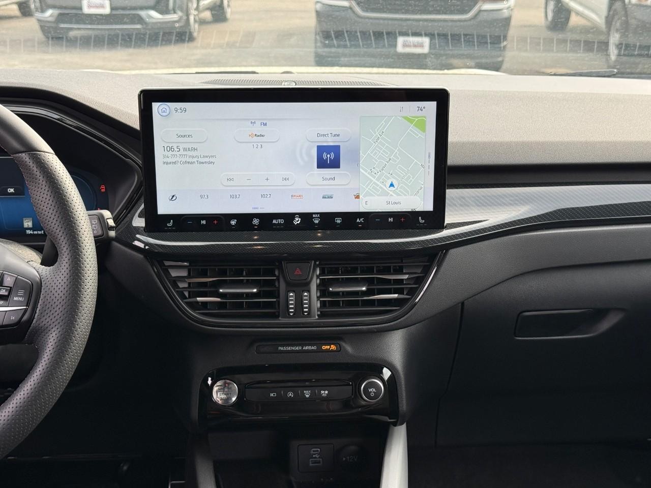 Ford Escape Vehicle Full-screen Gallery Image 13