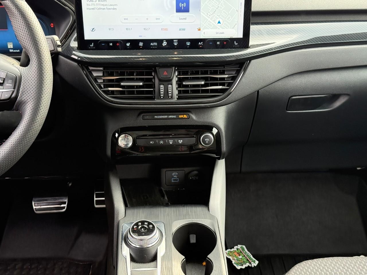 Ford Escape Vehicle Full-screen Gallery Image 14