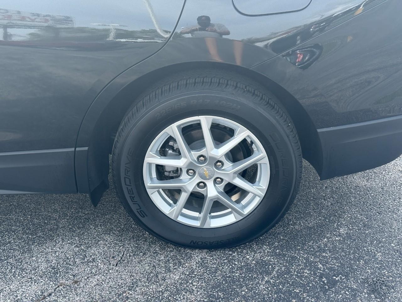 Chevrolet Equinox Vehicle Full-screen Gallery Image 06