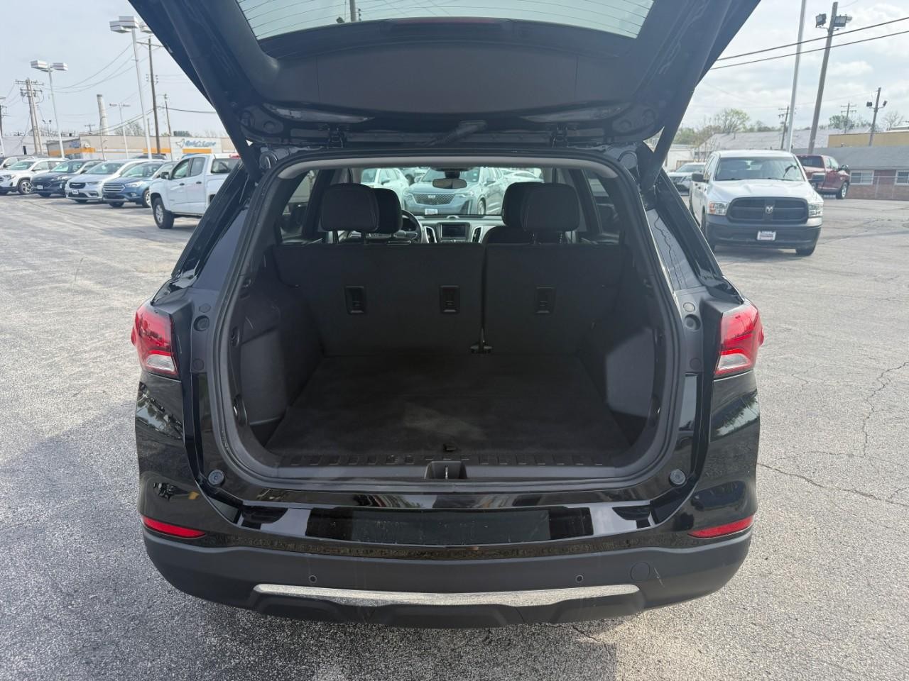 Chevrolet Equinox Vehicle Full-screen Gallery Image 07