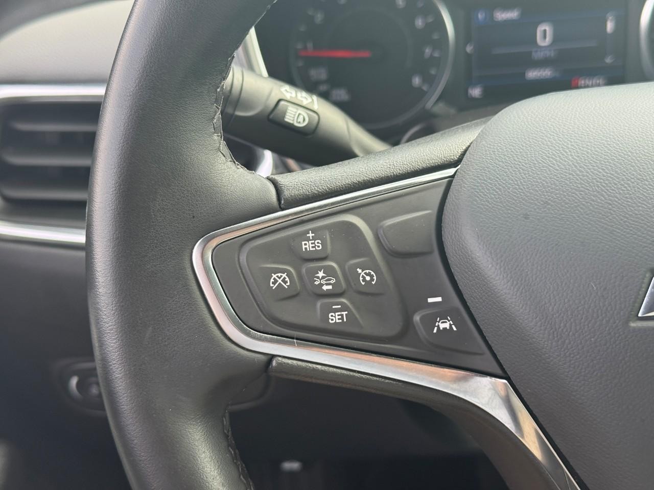 Chevrolet Equinox Vehicle Full-screen Gallery Image 19