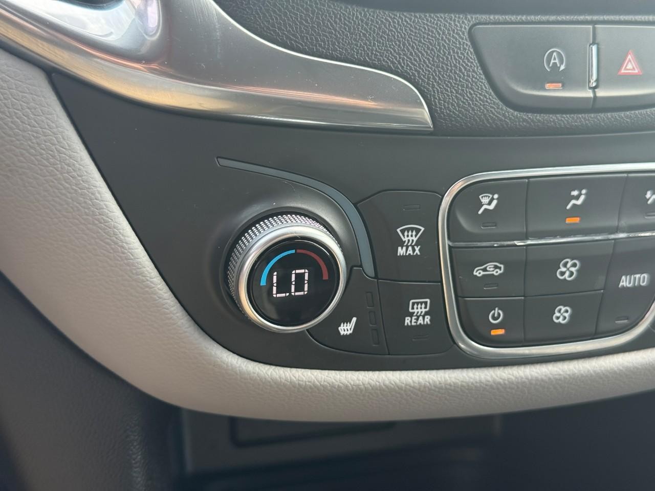 Chevrolet Equinox Vehicle Full-screen Gallery Image 22