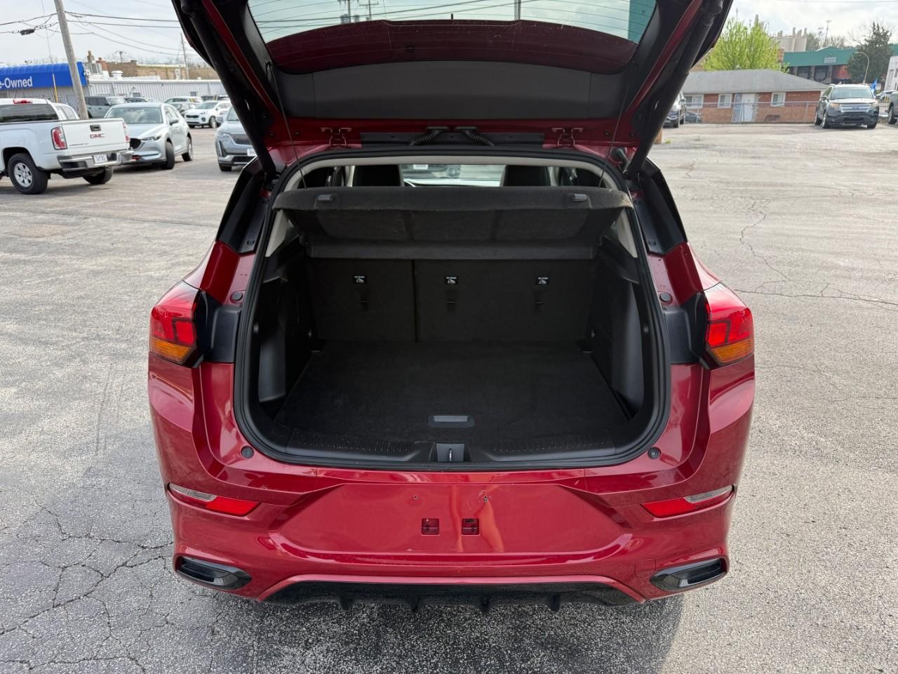 Buick Encore GX Vehicle Full-screen Gallery Image 06