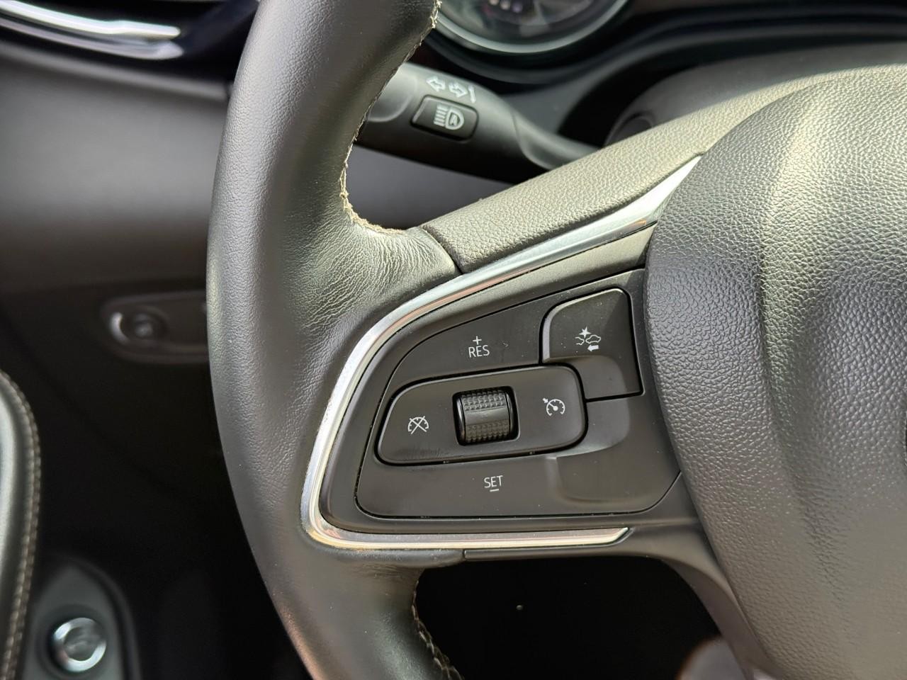 Buick Encore GX Vehicle Full-screen Gallery Image 13