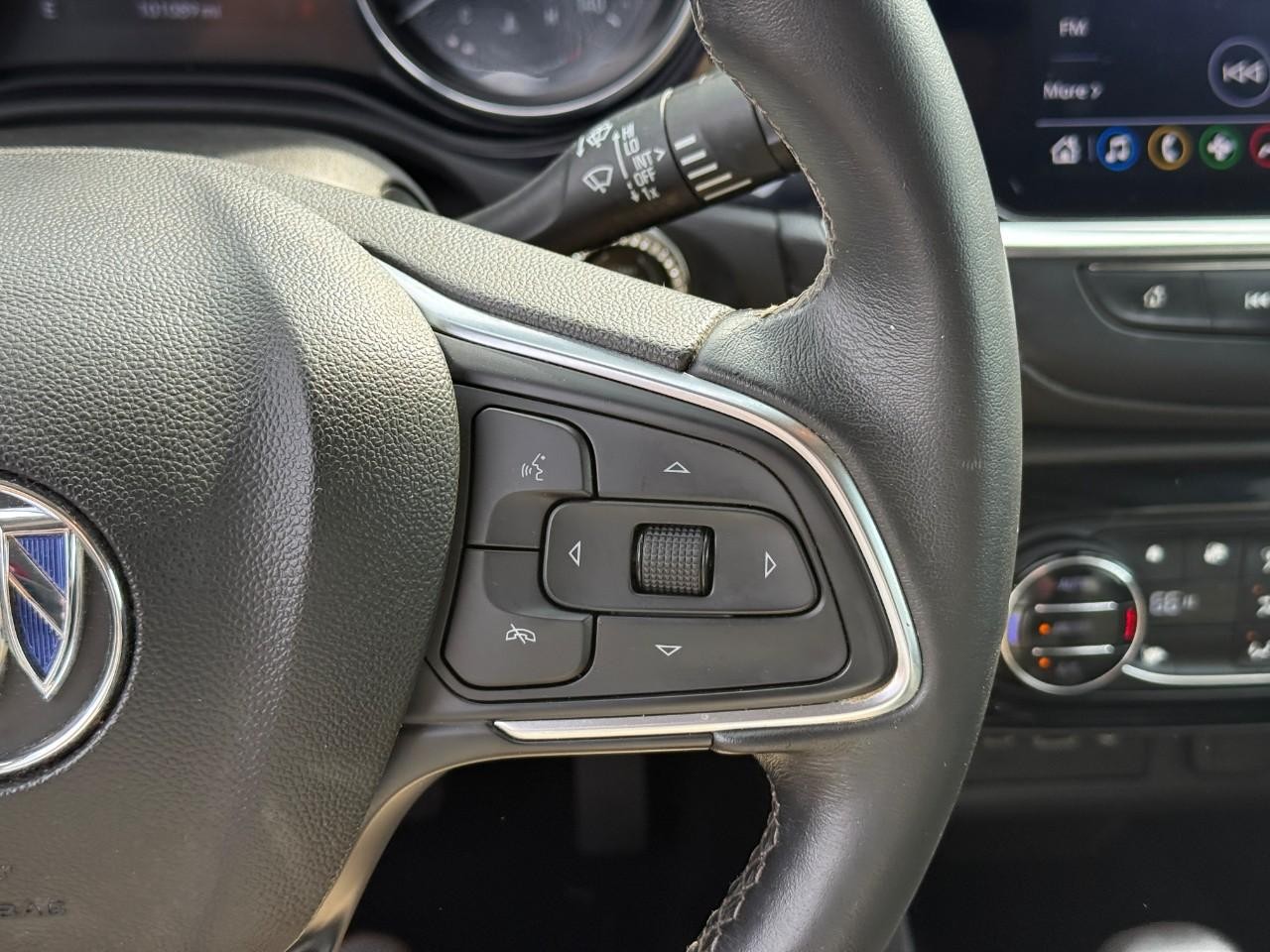 Buick Encore GX Vehicle Full-screen Gallery Image 14