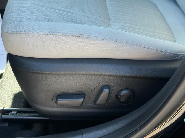 2023 Hyundai Kona SEL - Photo 17