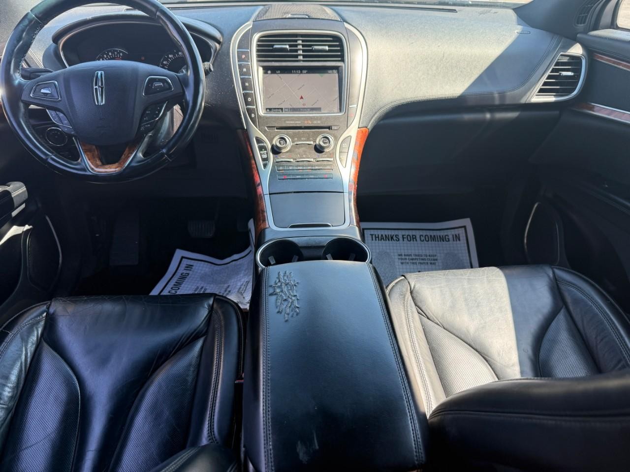 Lincoln MKX Vehicle Full-screen Gallery Image 11