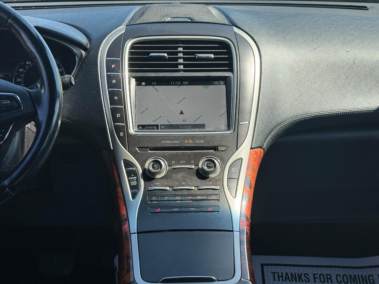 Lincoln MKX Vehicle Full-screen Gallery Image 14