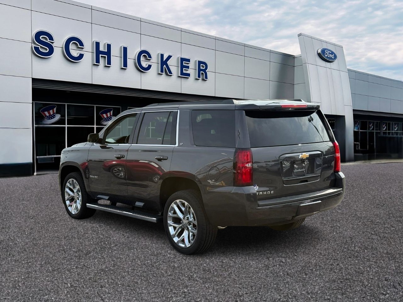 Chevrolet Tahoe Vehicle Full-screen Gallery Image 03