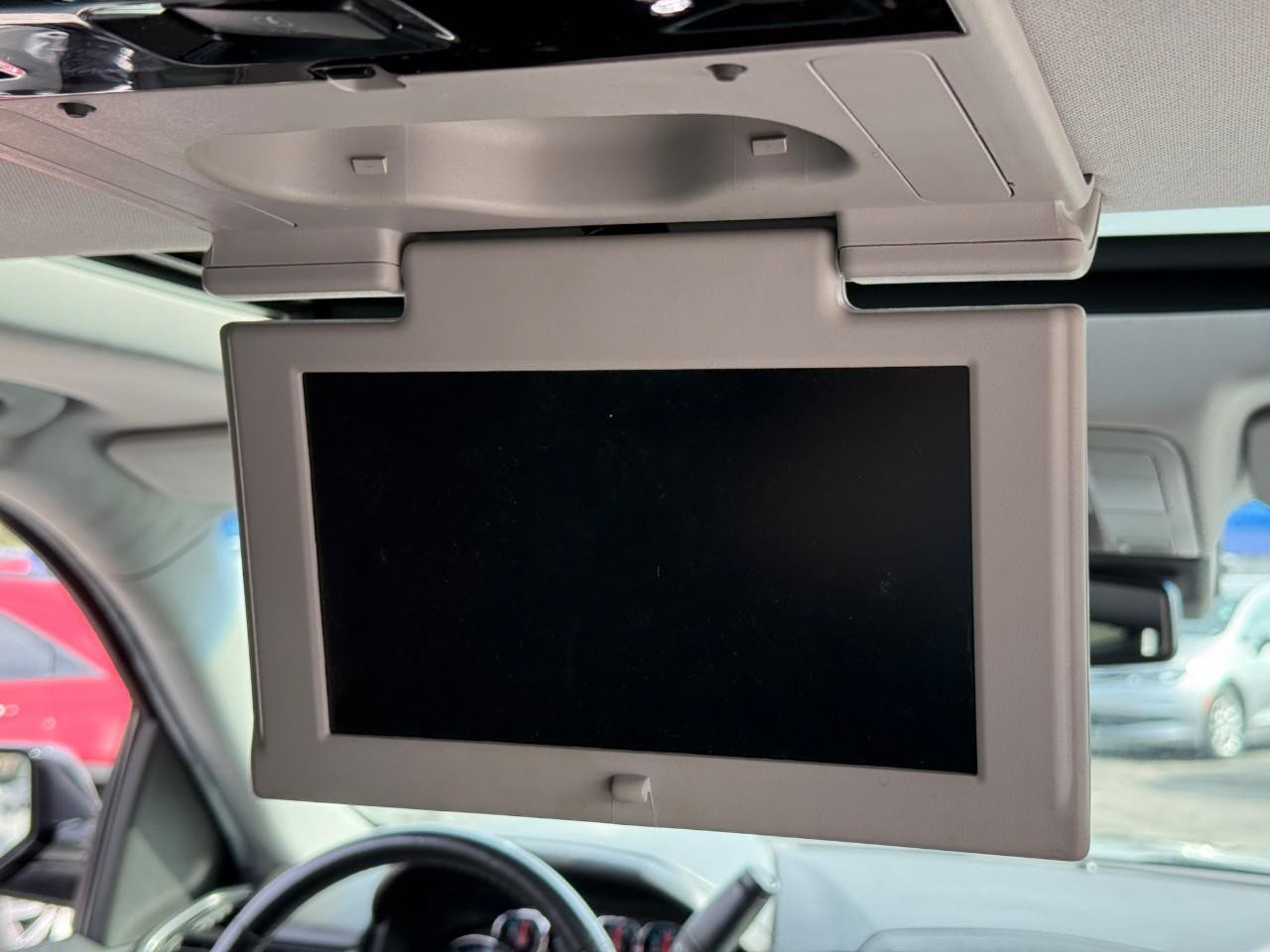 Chevrolet Tahoe Vehicle Full-screen Gallery Image 13