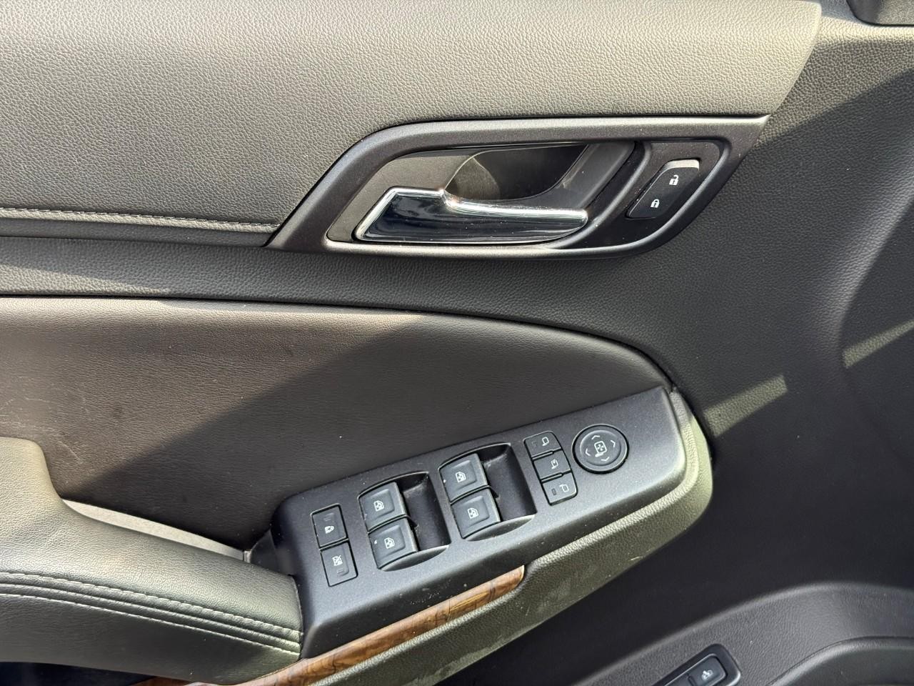 Chevrolet Tahoe Vehicle Full-screen Gallery Image 14