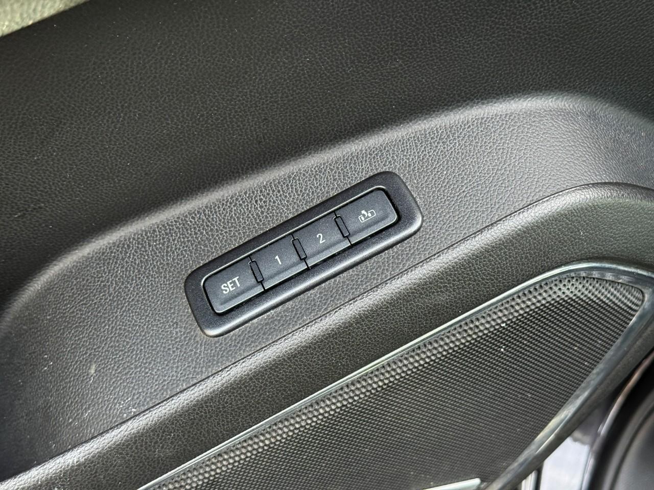 Chevrolet Tahoe Vehicle Full-screen Gallery Image 16