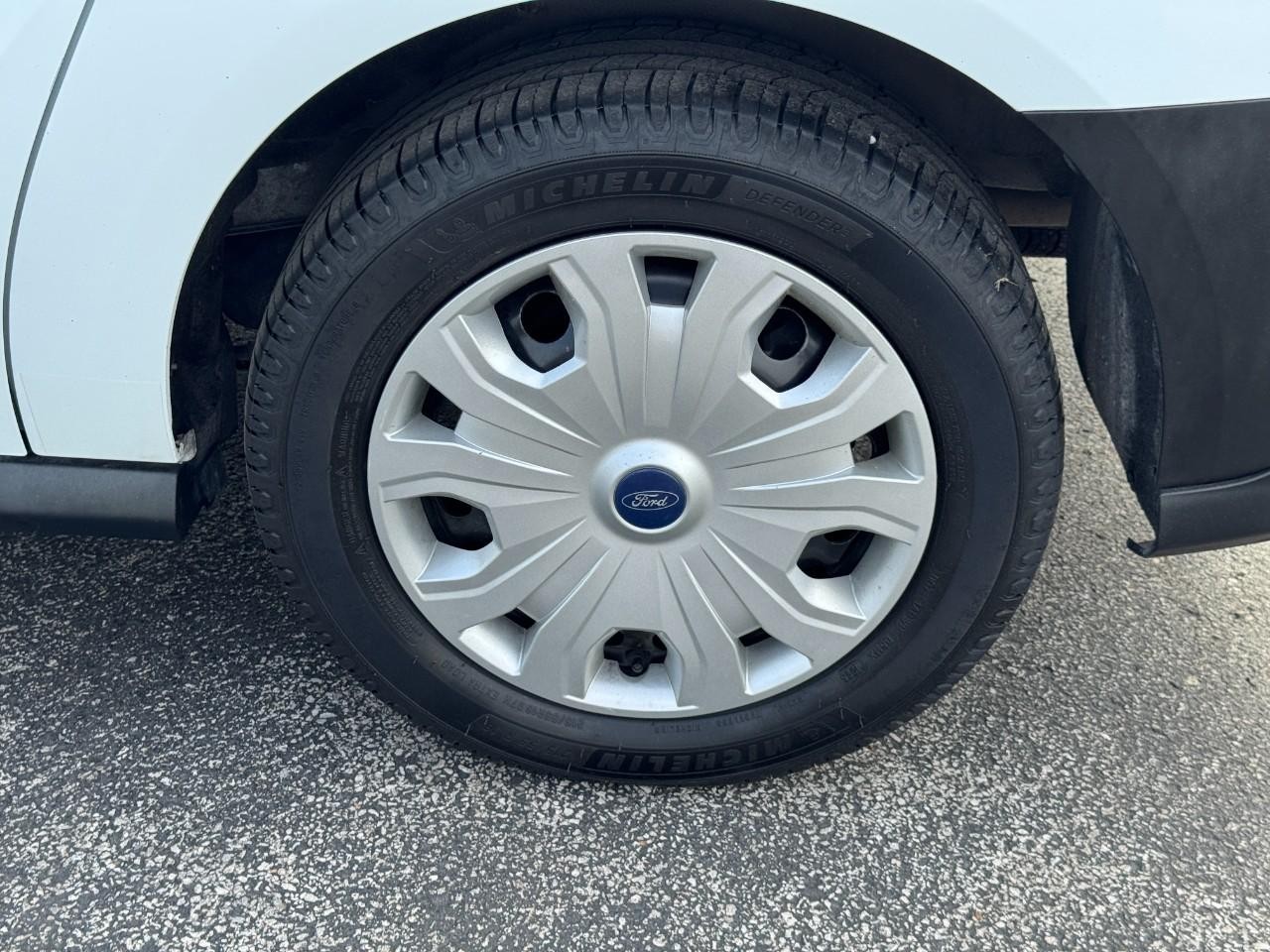 Ford Transit Connect Van Vehicle Full-screen Gallery Image 07