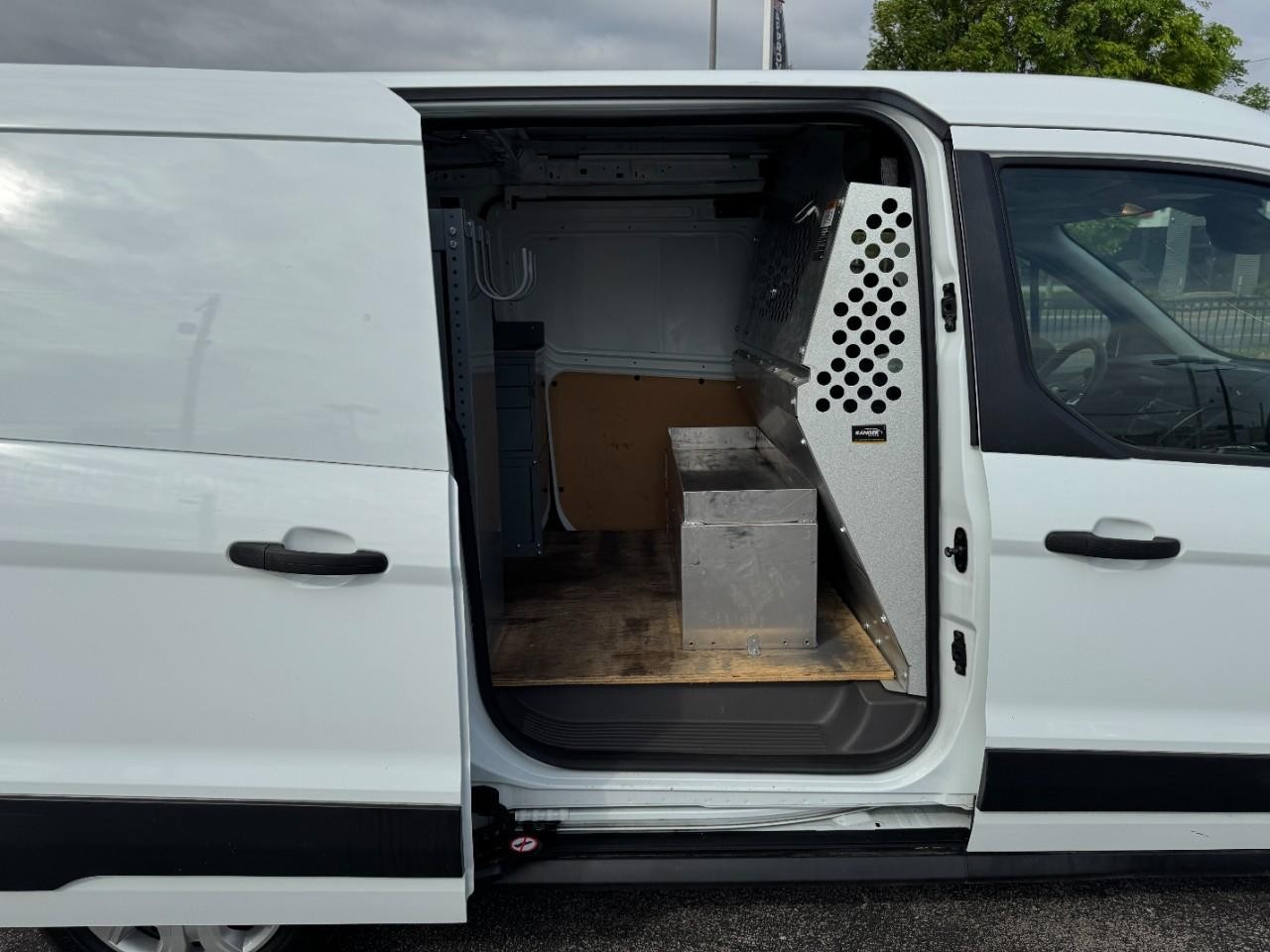 Ford Transit Connect Van Vehicle Full-screen Gallery Image 10