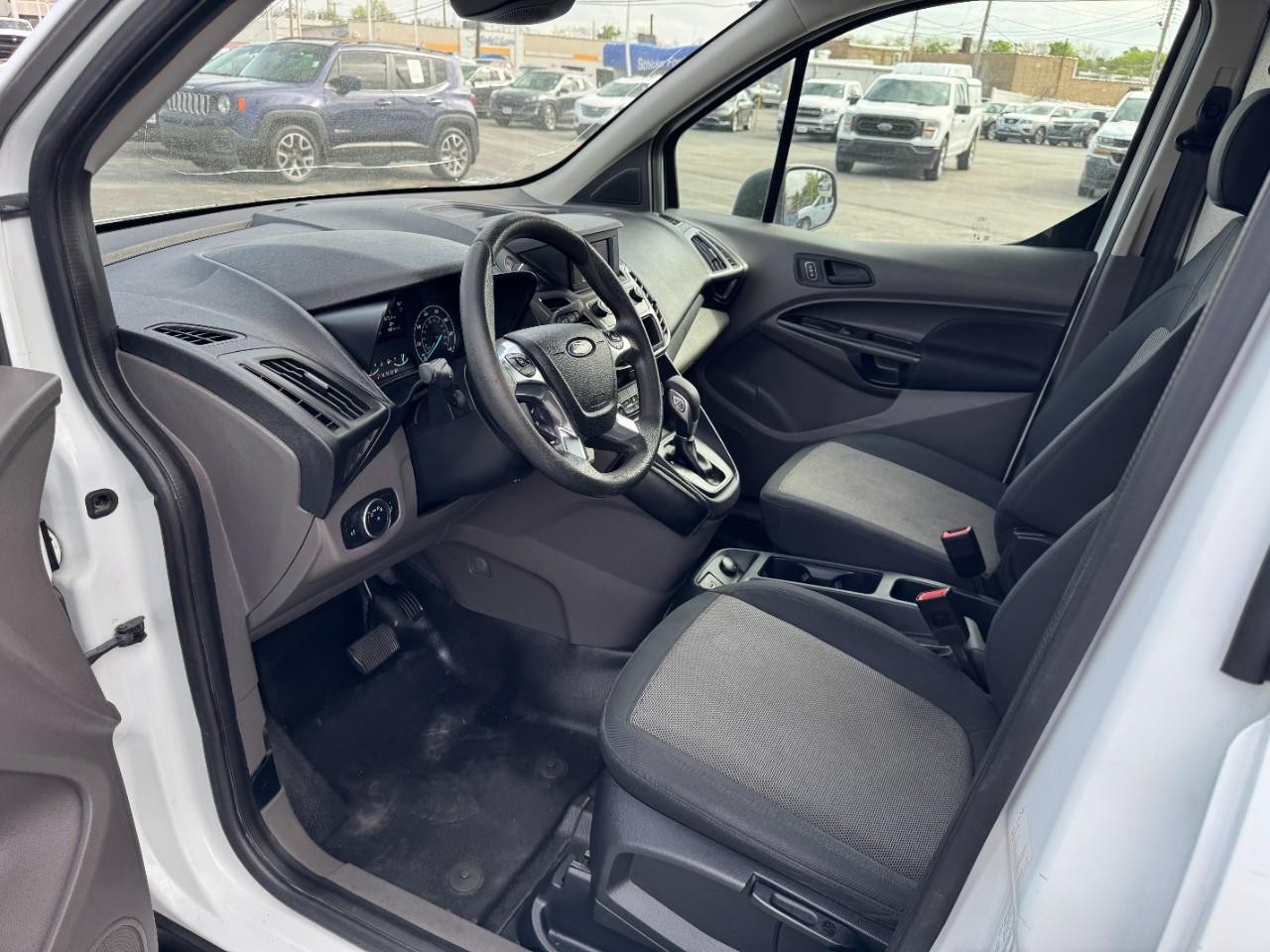 Ford Transit Connect Van Vehicle Full-screen Gallery Image 12