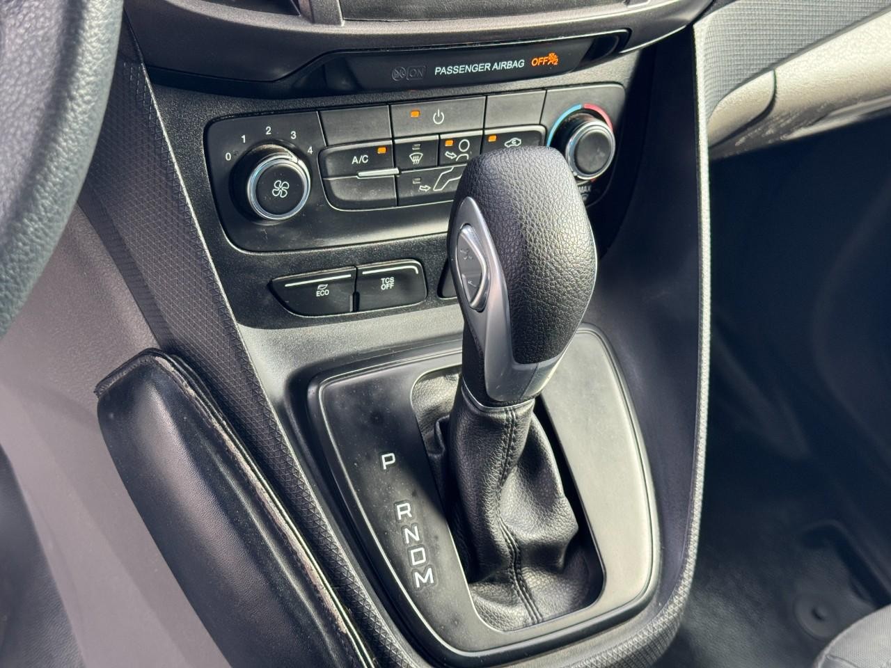 Ford Transit Connect Van Vehicle Full-screen Gallery Image 15