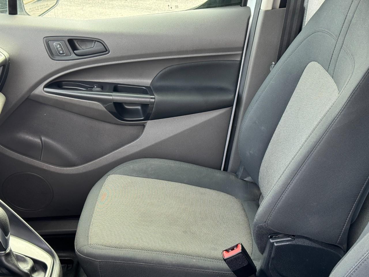 Ford Transit Connect Van Vehicle Full-screen Gallery Image 16