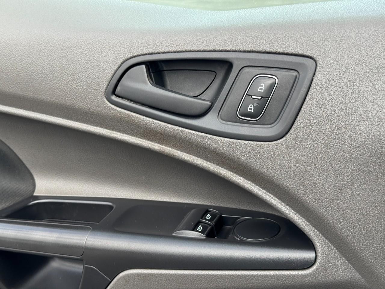 Ford Transit Connect Van Vehicle Full-screen Gallery Image 23