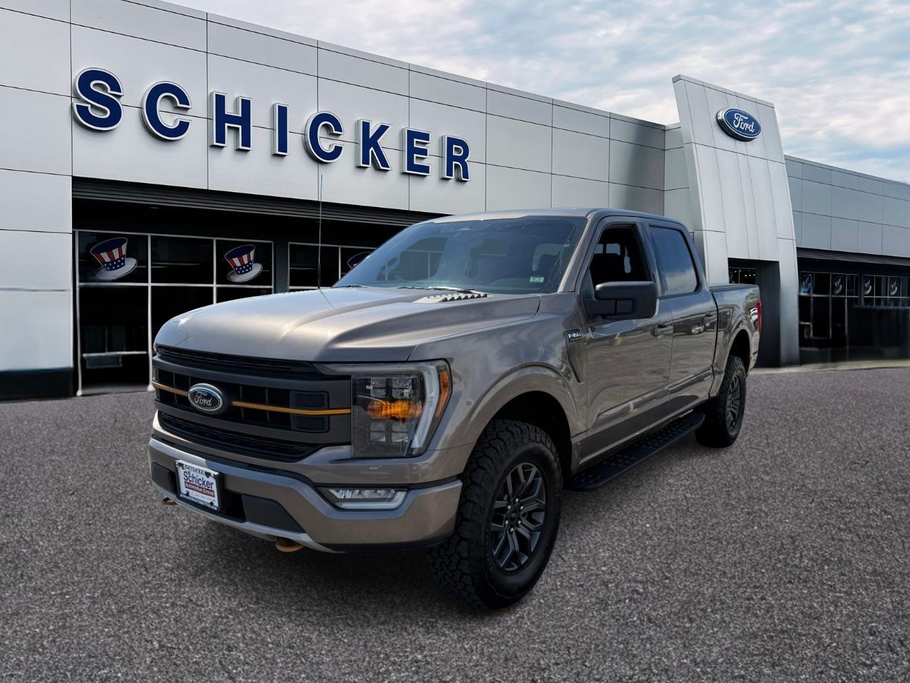 Ford F-150 Vehicle Full-screen Gallery Image 03