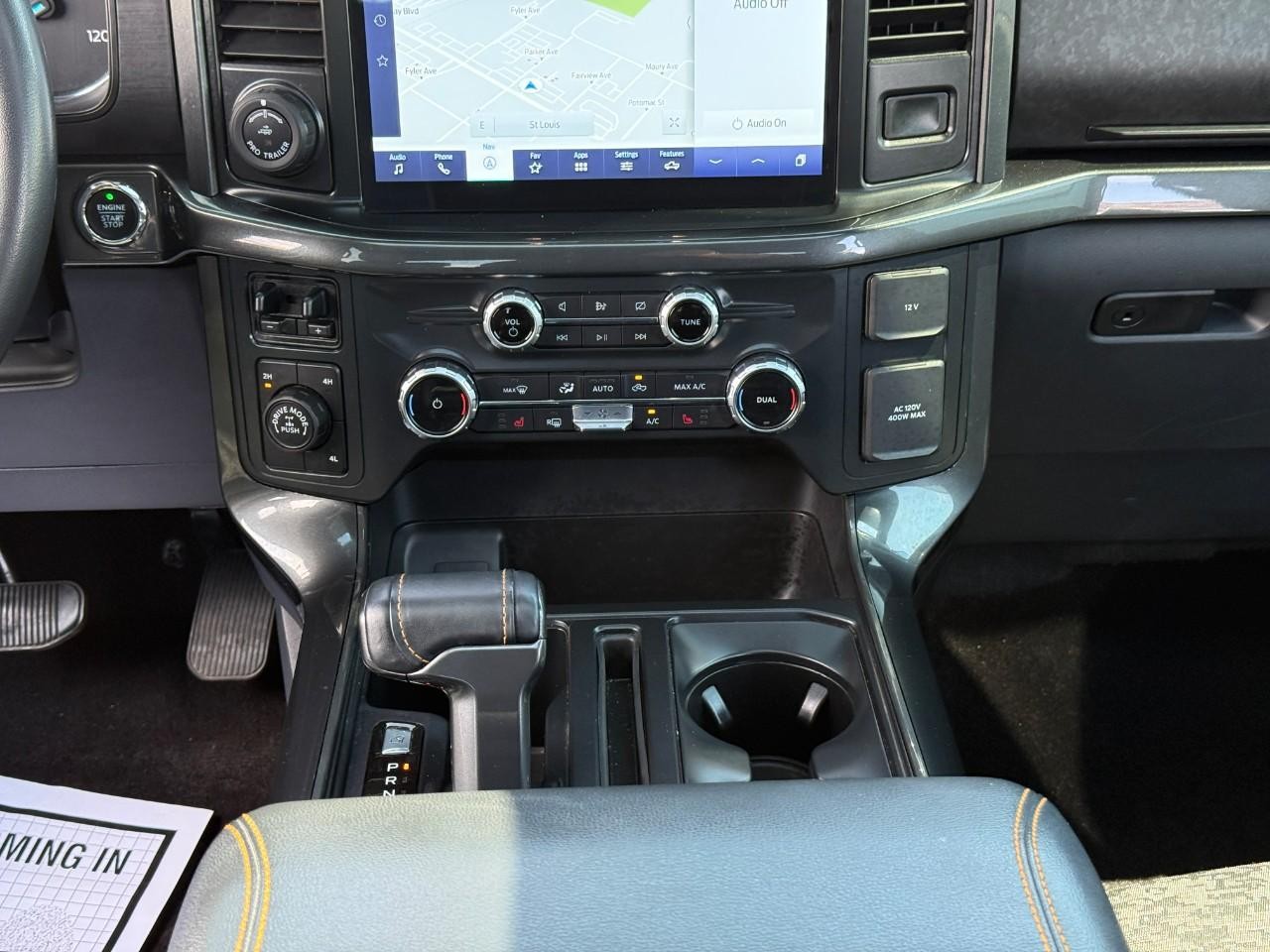 Ford F-150 Vehicle Full-screen Gallery Image 10