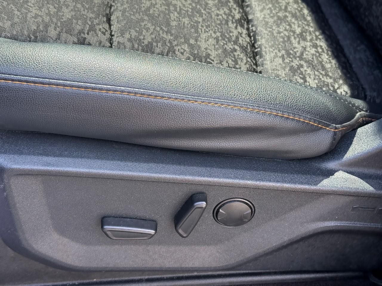 Ford F-150 Vehicle Full-screen Gallery Image 13