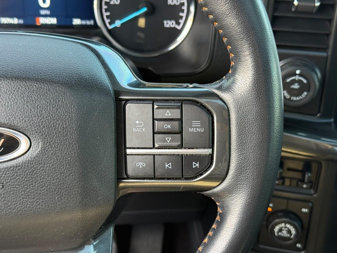 Ford F-150 Vehicle Full-screen Gallery Image 15