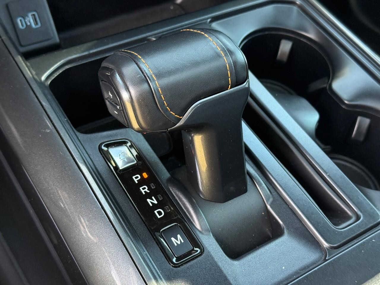 Ford F-150 Vehicle Full-screen Gallery Image 17