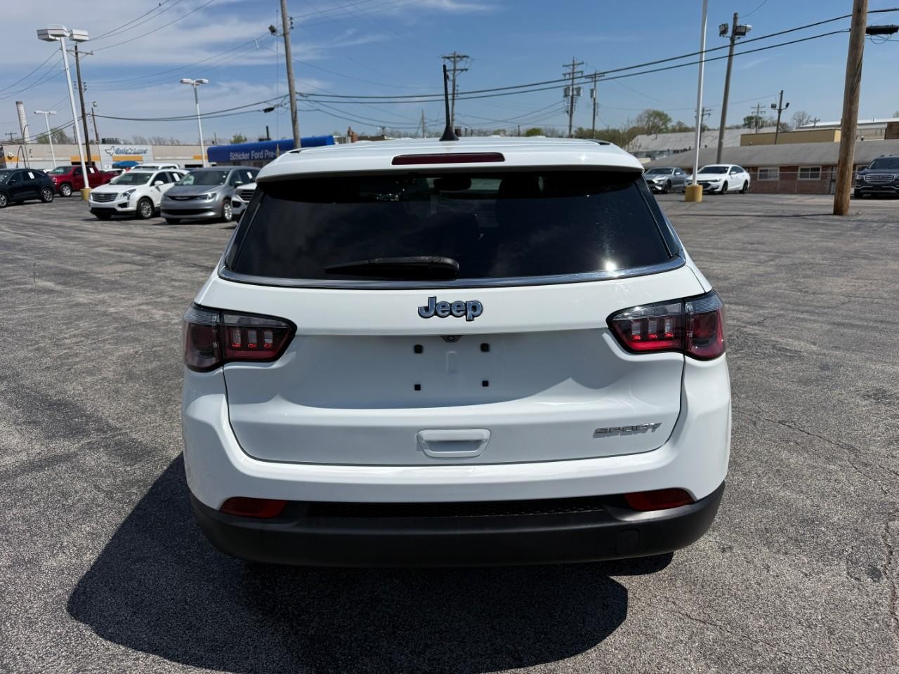 Jeep Compass Vehicle Full-screen Gallery Image 09