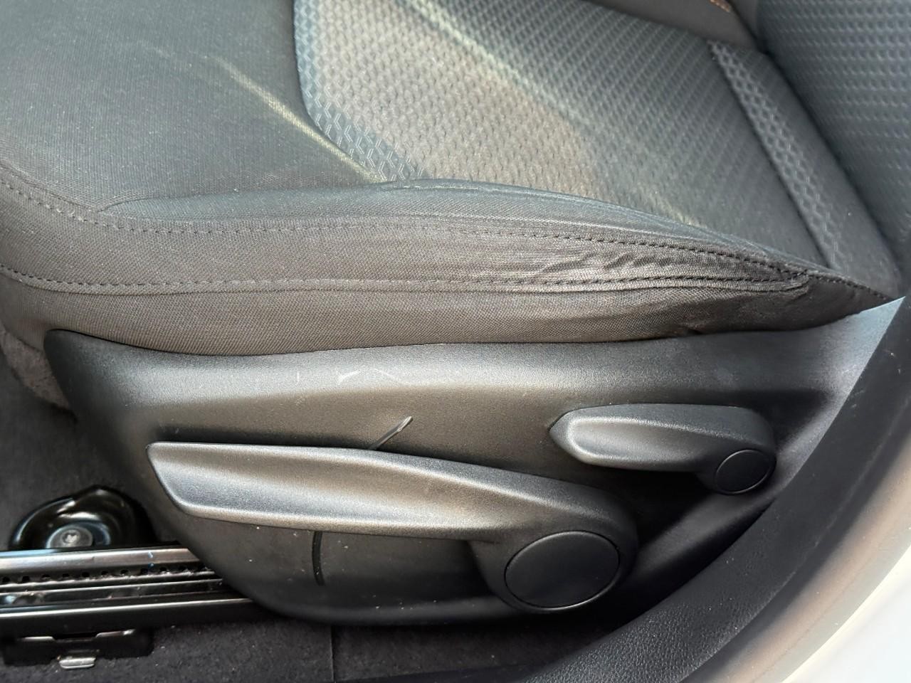 Jeep Compass Vehicle Full-screen Gallery Image 19