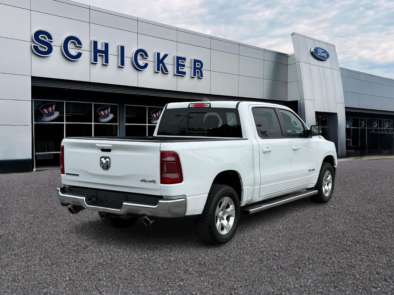 Ram 1500 Vehicle Full-screen Gallery Image 02