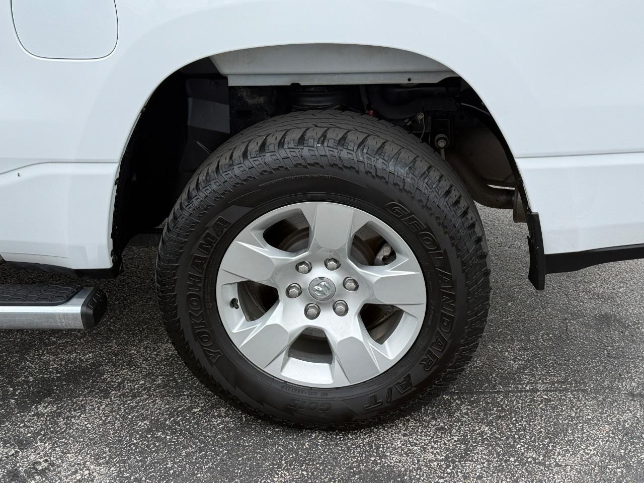 Ram 1500 Vehicle Full-screen Gallery Image 06