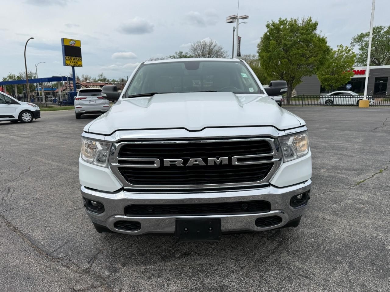 Ram 1500 Vehicle Full-screen Gallery Image 09