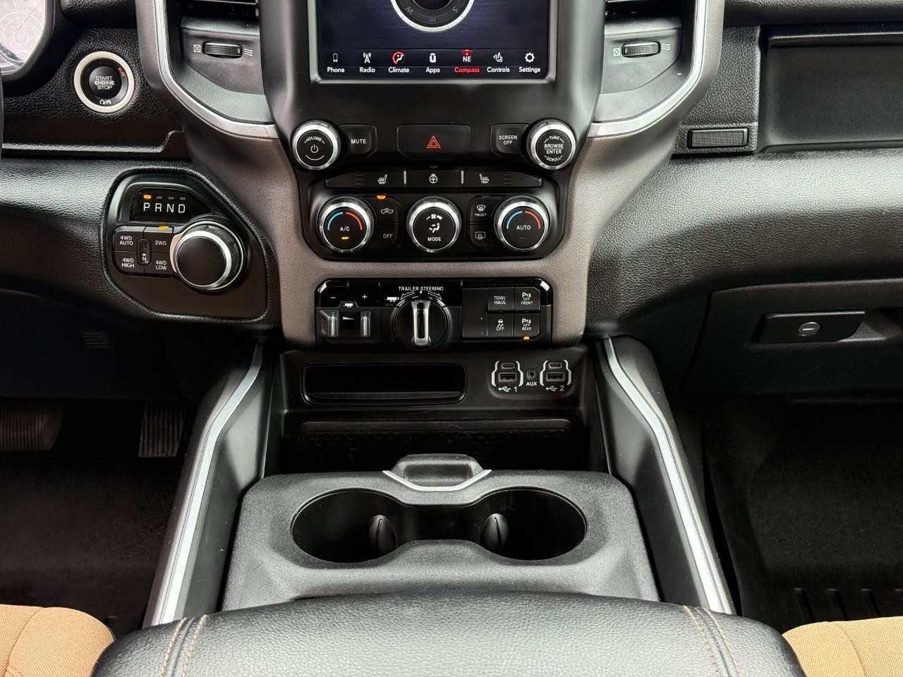 Ram 1500 Vehicle Full-screen Gallery Image 14