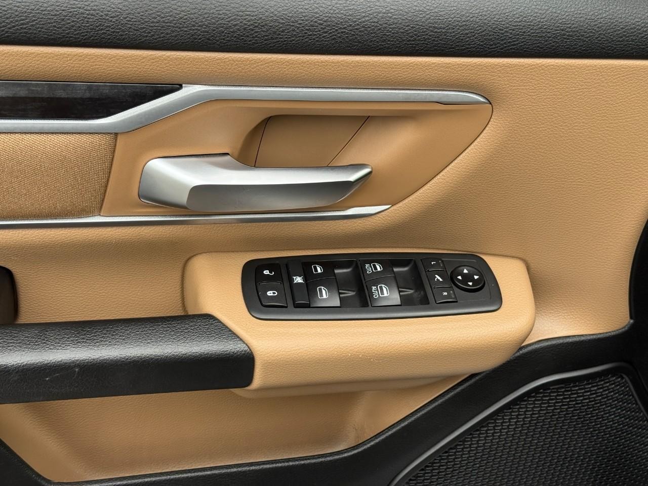 Ram 1500 Vehicle Full-screen Gallery Image 15