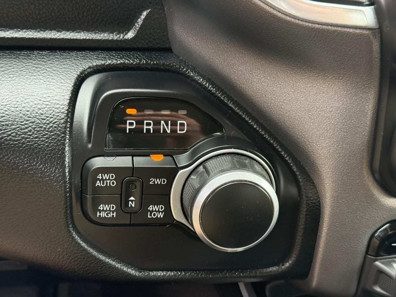 Ram 1500 Vehicle Full-screen Gallery Image 21