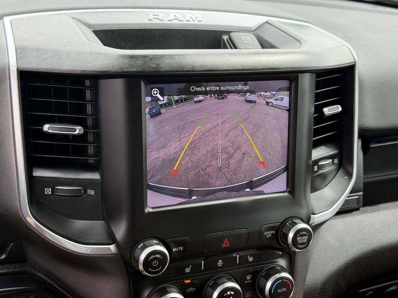 Ram 1500 Vehicle Full-screen Gallery Image 23