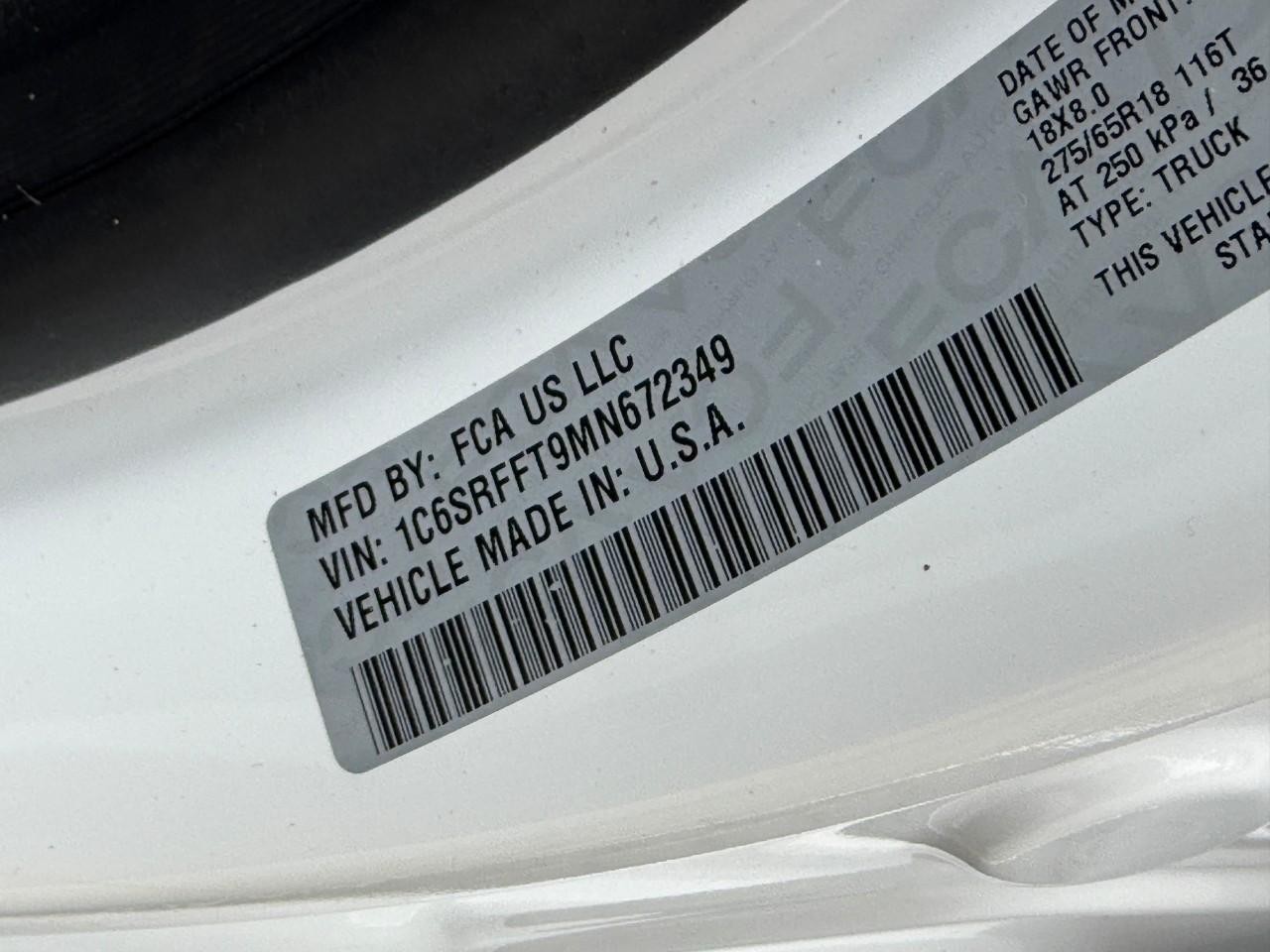 Ram 1500 Vehicle Full-screen Gallery Image 24