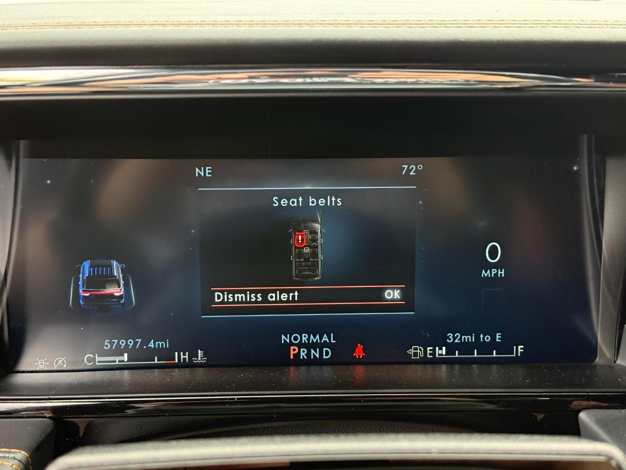 Lincoln Navigator Vehicle Full-screen Gallery Image 21