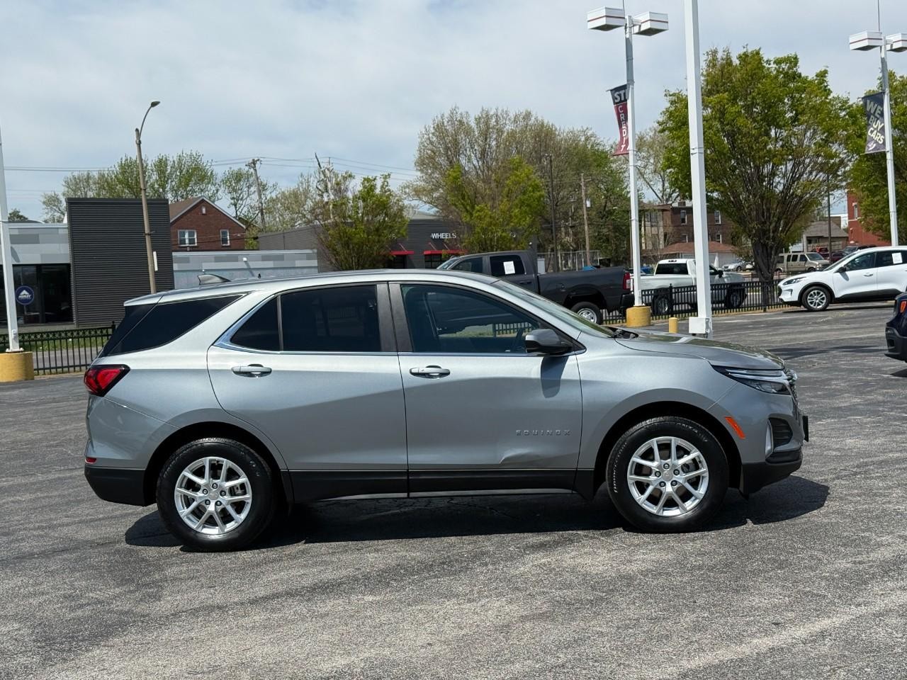 Chevrolet Equinox Vehicle Full-screen Gallery Image 05